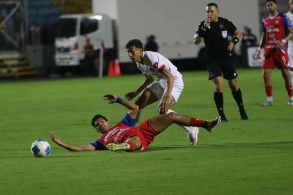 Los chivos llegaron ya clasificados, pero igualmente perdieron el liderato del grupo. (Foto: Diez.hn)