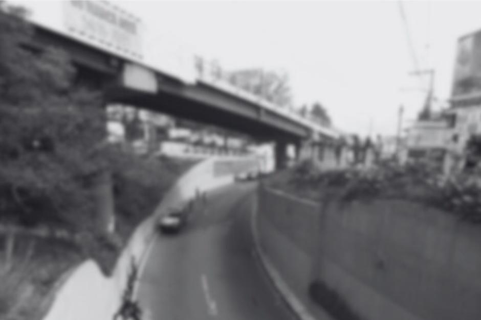 La señora Gloria perdió la vida tras resbalar del bus cuando se dirigía a un centro de terapia física donde atenderían a su hijo. (Foto: Jorge Sente/Nuestro Diario)