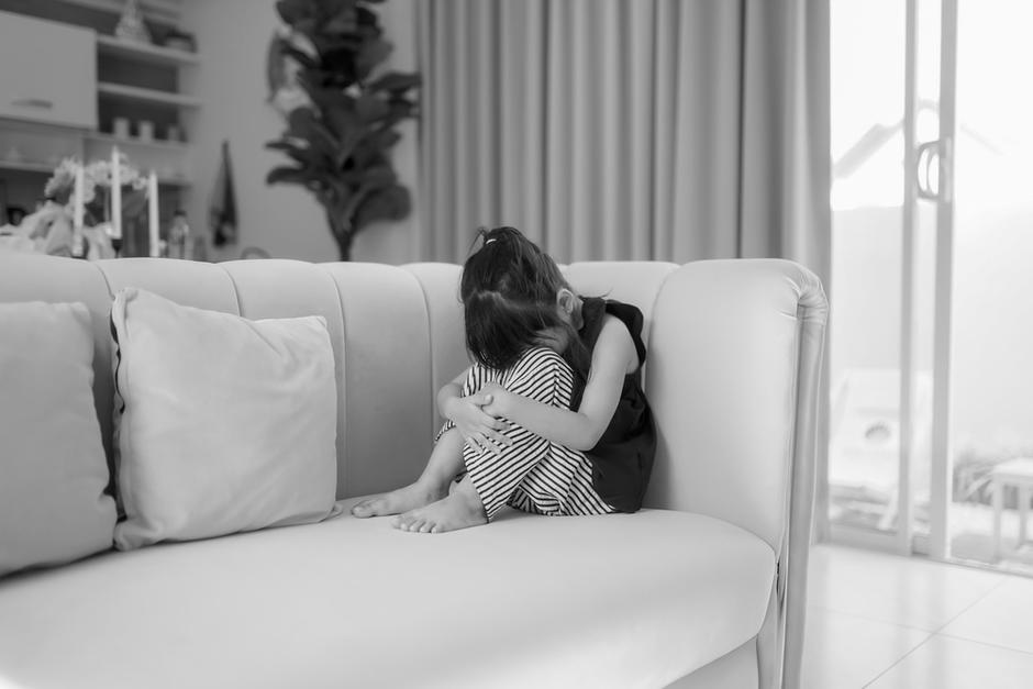 La madre de la menor fue quien lo delató. (Foto: Shutterstock)