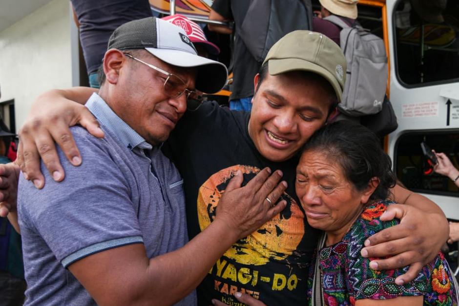 Edwin Osorio López viajó hace 13 años a EE.UU., en busca de mejores condiciones de vida, y, tras ser deportado, se reencontró con sus padres. (Foto: Wilder López/Soy502)