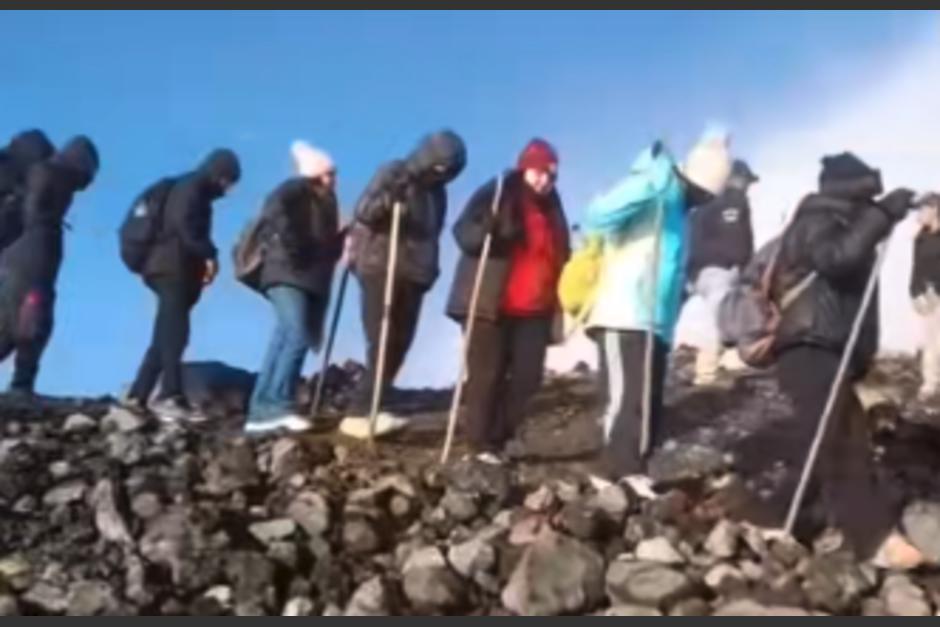 Dos grupos fueron detenidos y alertados sobre el peligro que corrían. (Foto: captura de video)
