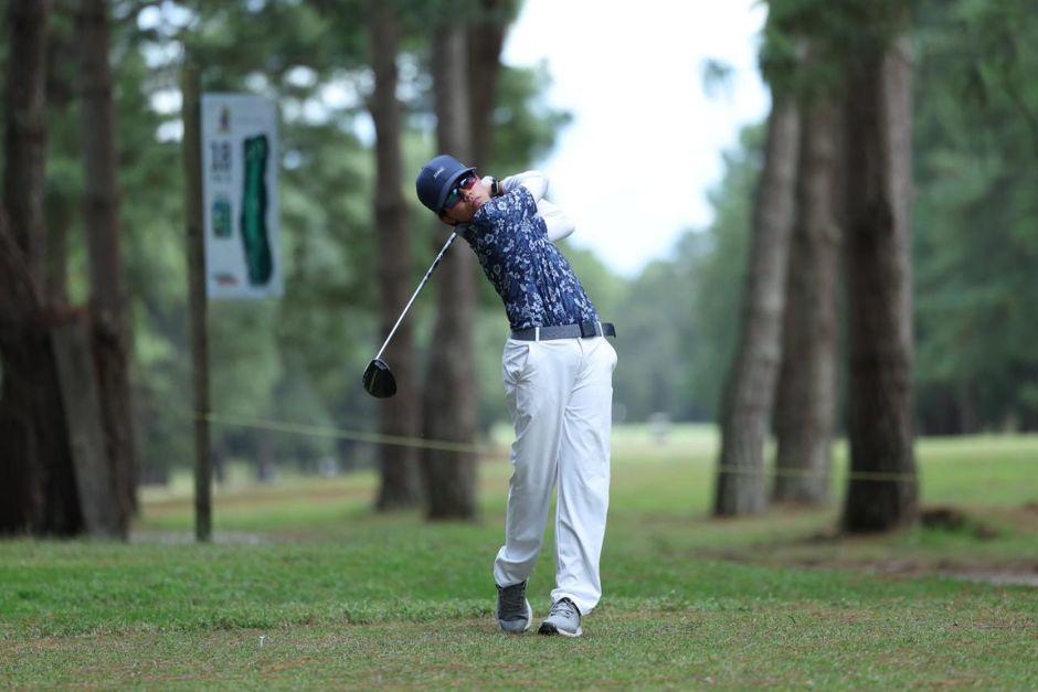 El jugador, Julian Penagos, es uno de los grandes candidatos para llevarse la victoria en la categoría de 15 a 18 años. (Foto: Saulo López / ASOGOLF)