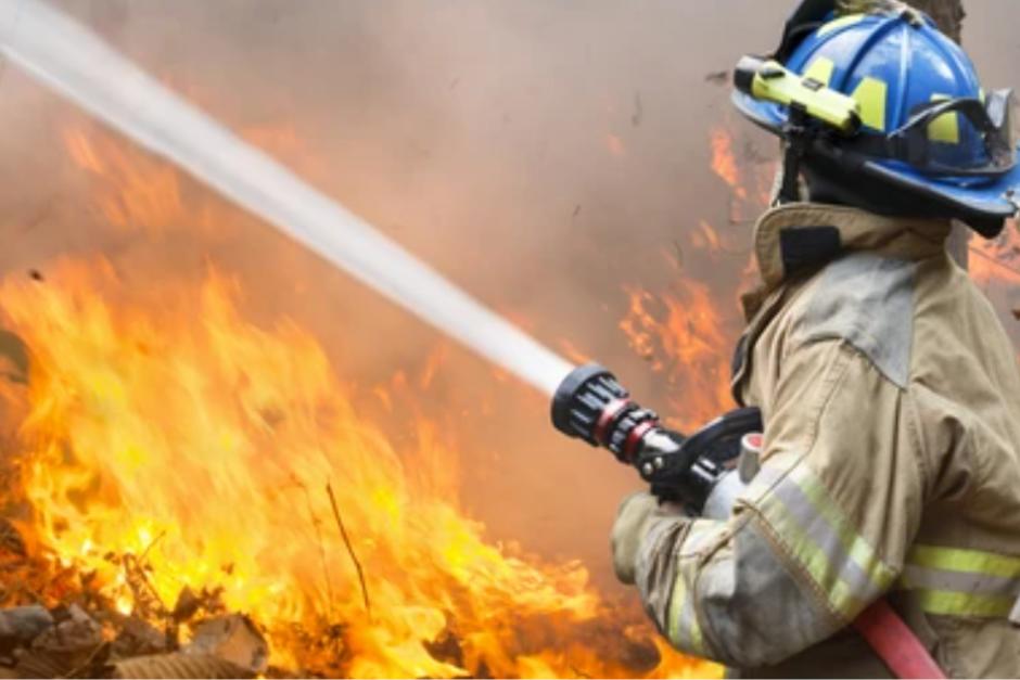 El apartamento del hombre quedaba en el tercer nivel del domicilio, los bomberos forzaron la puerta para ingresar y salvar al hombre. (Foto ilustrativa: Shutterstock)