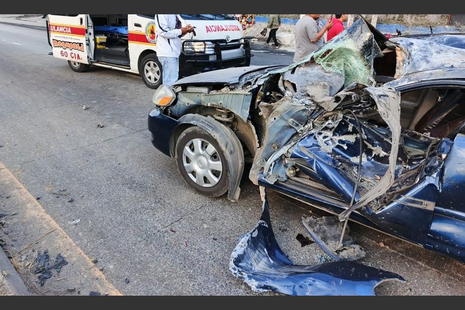 El fuerte accidente dejó varios heridos y un fallecido. (Foto: Bomberos Voluntarios)