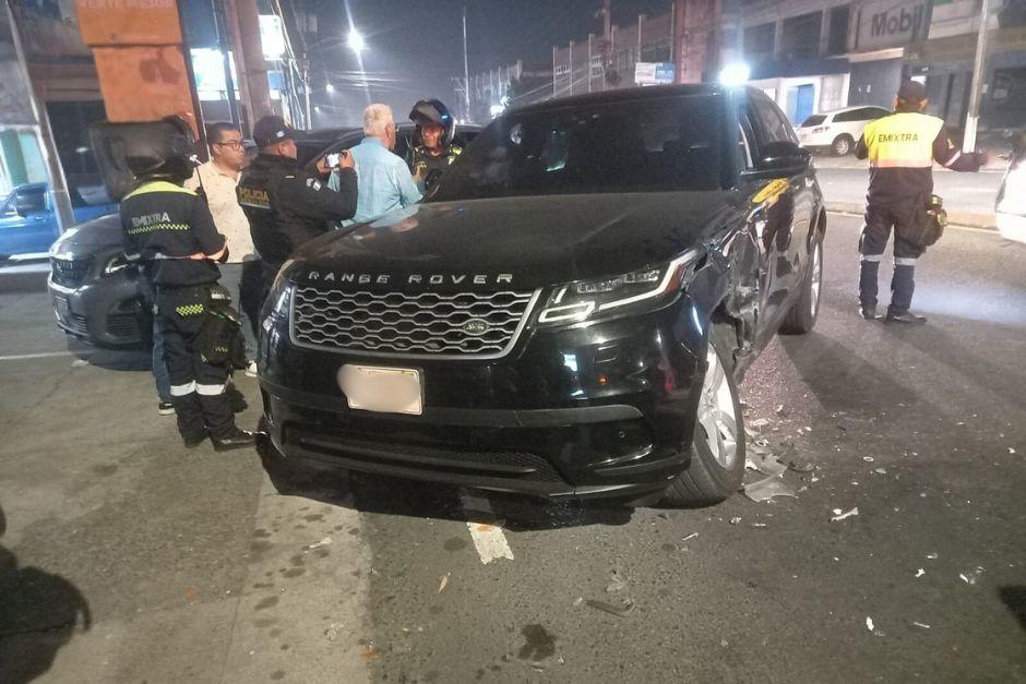 Dos vehículos se vieron involucrados en un accidente de tránsito esta noche. (Foto: Bomberos Municipales)