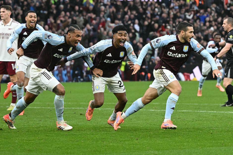 Los villanos festejaron con alegría luego del gol de Buendía para sellar los tres puntos contra el líder de la Premier. (Foto: AFP)