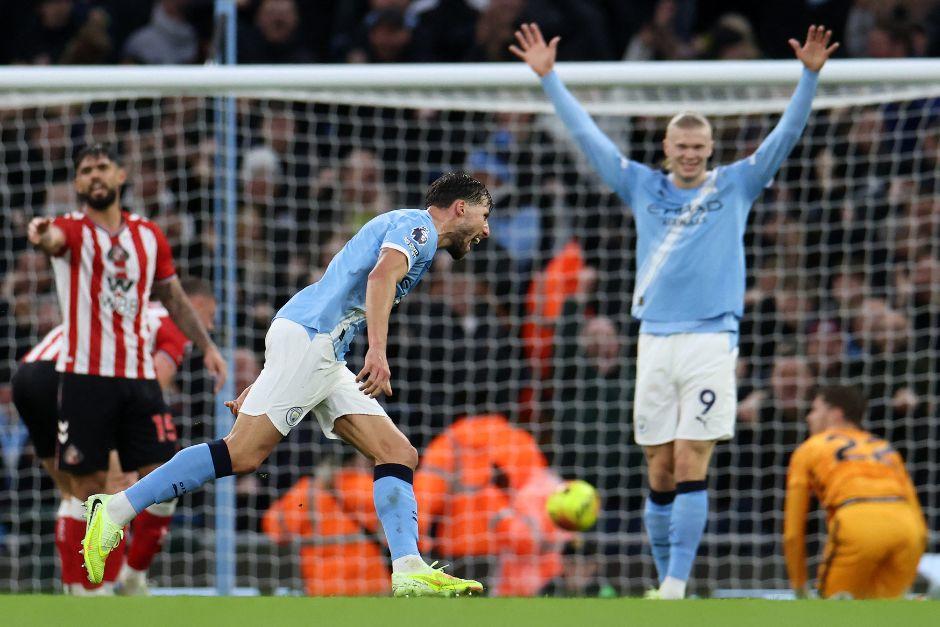 Erling Haaland se sorprende del golazo que anotó Ruben Dias para encaminar la gran victoria del City en casa. (Foto: AFP)