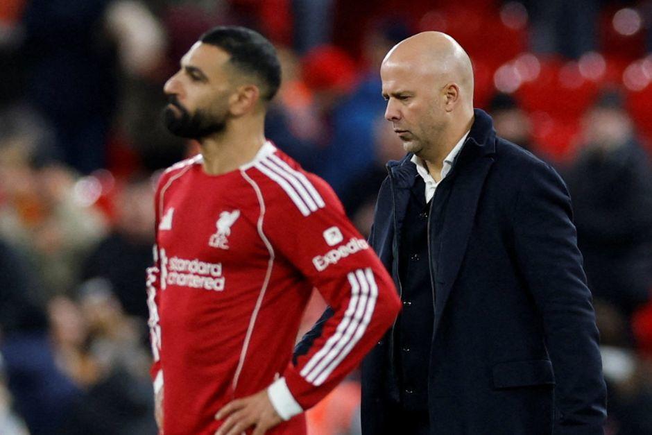 El delantero egipcio no está en los planes del técnico neerlandés, que está en la mira de la directiva por los malos resultados del equipo. (Foto: AFP)
