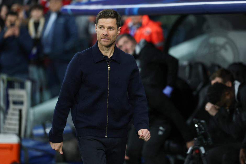 El técnico español tendrá que buscar soluciones para la zona defensiva de su equipo este fin de semana, con pocos jugadores disponibles. (Foto: AFP)