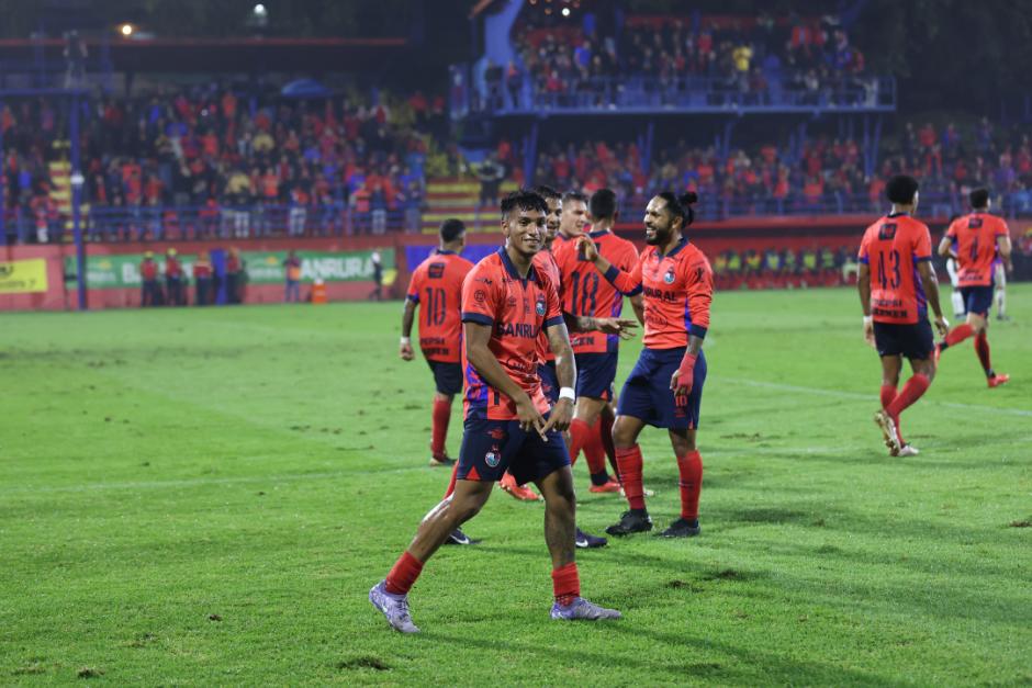 Rudy Mu&ntilde;oz fue el autor del segundo tanto de los rojos, en el triunfo que dio el boleto a la final. (Foto: Juan Manuel Mijangos/Colaborador)