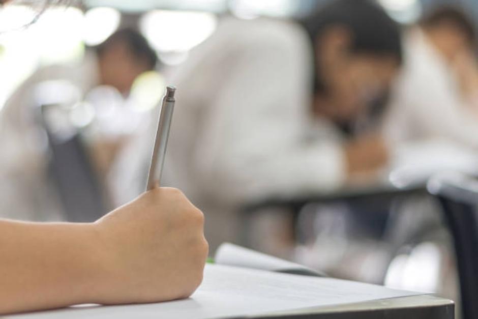 La Prueba de Habilidades B&aacute;sicas 2026 permitir&aacute; validar oficialmente los conocimientos de quienes no cuentan con el certificado de tercero b&aacute;sico. (Foto ilustrativa: Istock)