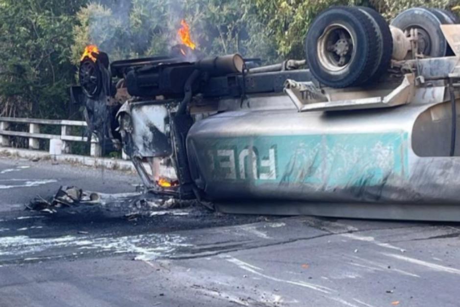Percance vehicular en carretera a Jalpatagua. (Foto: ASONBOMD)