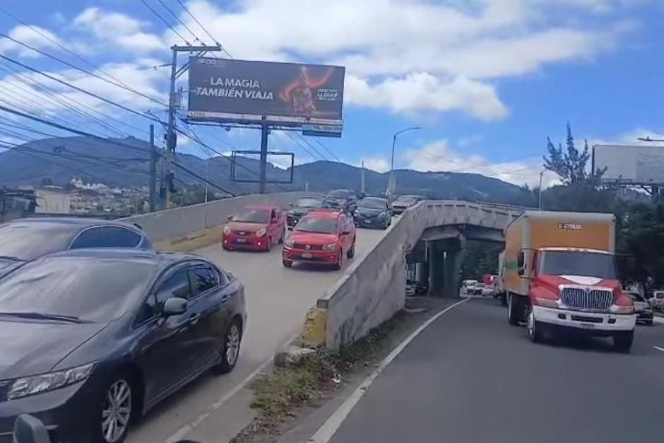 El cierre parcial de carriles gener&oacute; congestionamiento en varias arterias principales de la ciudad. (Foto: Tr&aacute;nsito Mixco)