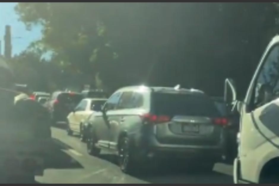 El paso est&aacute; detenido en todo el sector. (Foto: captura de video)