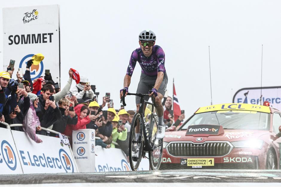 O'Connor aprovechó la lucha por la general a sus espaldas para sacar ventaja y cruzar primero la línea de meta en la etapa 18. (Foto: AFP)