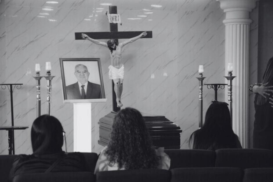 Durante el velorio la familia hizo un llamado a las autoridades para realizar una investigación exhaustiva que permita esclarecer el caso. (Foto: Nuestro Diario)