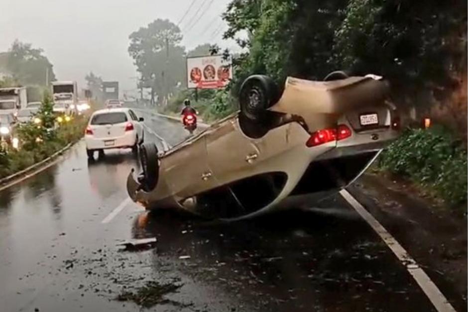 Autoridades de tránsito recomiendan a la población a conducir con precaución y respetar los límites de velocidad, especialmente durante episodios de lluvia o neblina. Foto: Redes sociales&nbsp;