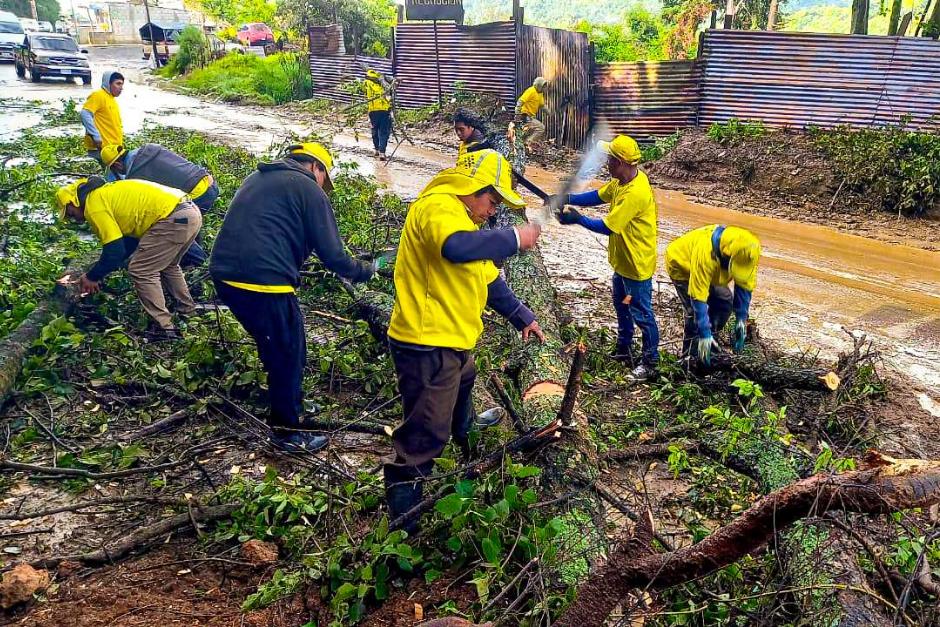 El ministro destacó que las autoridades están trabajando en conjunto para garantizar la seguridad vial y la atención oportuna de las emergencias.(Foto: COVIAL)
