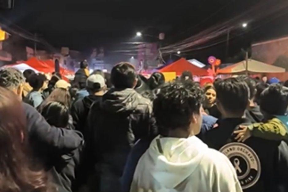 Varios menores quedaron atrapados entre la multitud. (Foto:&nbsp;Policía Municipal de Tránsito de Villa Nueva)