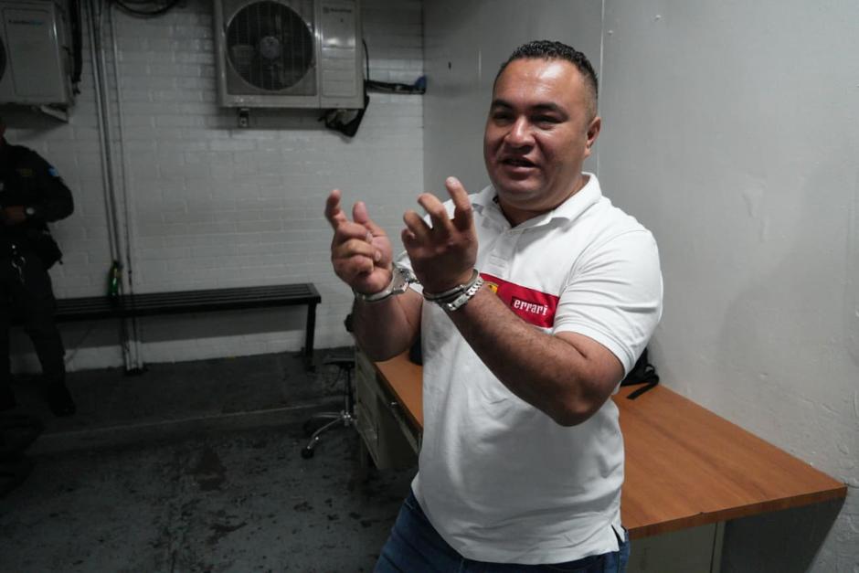 VÃctor Alvañedo, subdirector de la cárcel de Fraijanes II, quedó ligado a proceso penal vinculado a la fuga de 20 pandilleros. (Foto: Wilder López/Soy502)