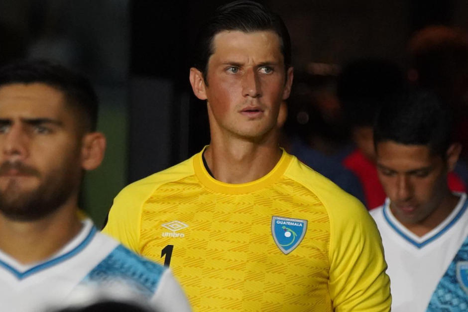 Guatemalteco Nicholas Hagen presume su boda 