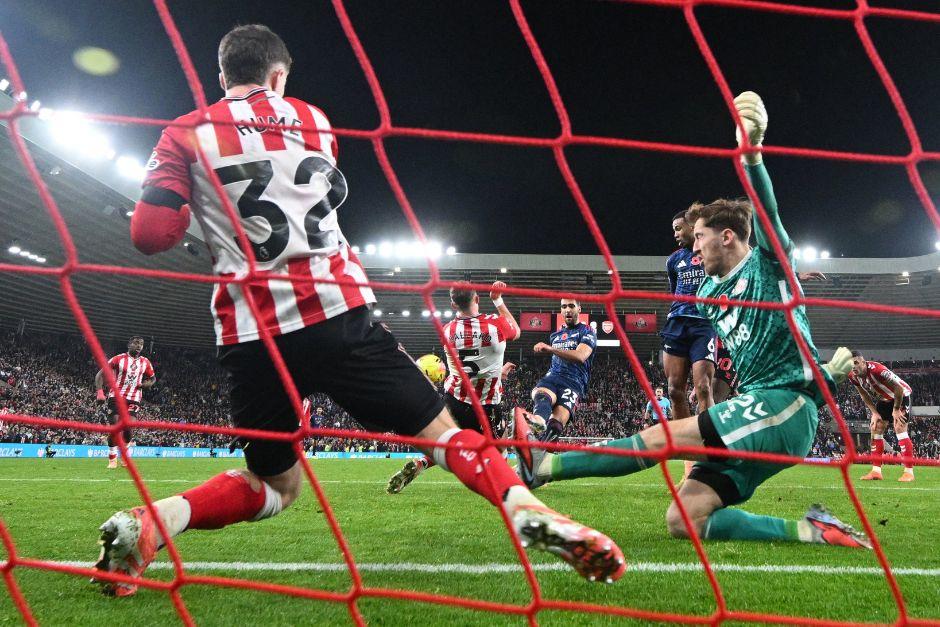 Sunderland defendió con todo su portería y logró sumar un punto ante un Arsenal que venía con una racha de 16 triunfos al hilo. (Foto: AFP)