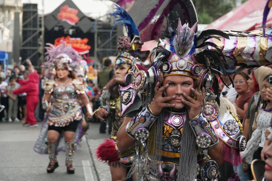 El Convite Juventud de Occidente y la Marimba Orquesta Sonora Sensación dan el ambiente en el lugar. (Foto: Wilder López/Soy502)