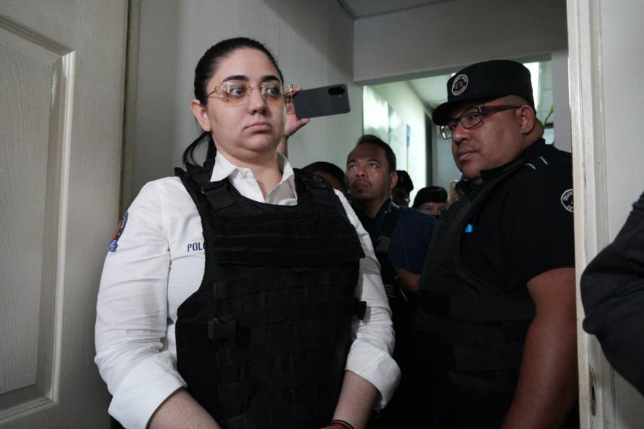 María Fernanda Bonilla en torre de tribunales. (Foto: Wilder López/Soy502)