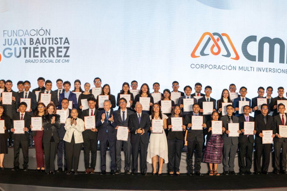 Los becarios fueron seleccionados por&nbsp;su excelencia académica y compromiso, asegurando nuevas oportunidades de formación superior. (Foto: Fundación Juan Bautista Gutiérrez)