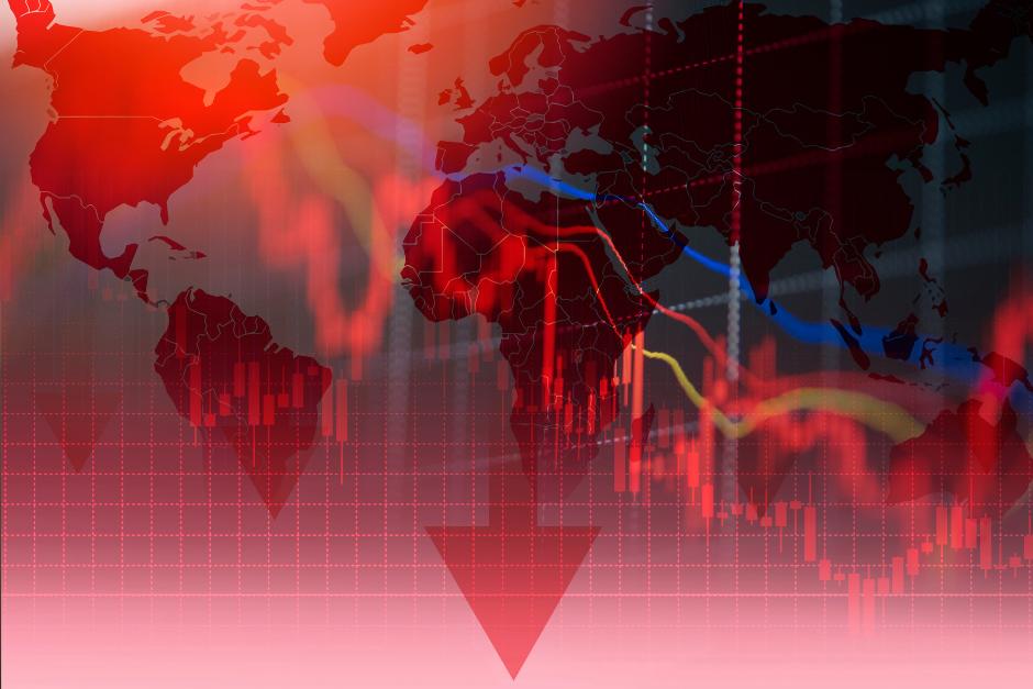 La economía norteamericana muestra signos de desaceleración y persisten políticas comerciales restrictivas. (Foto: Canva/Soy502)