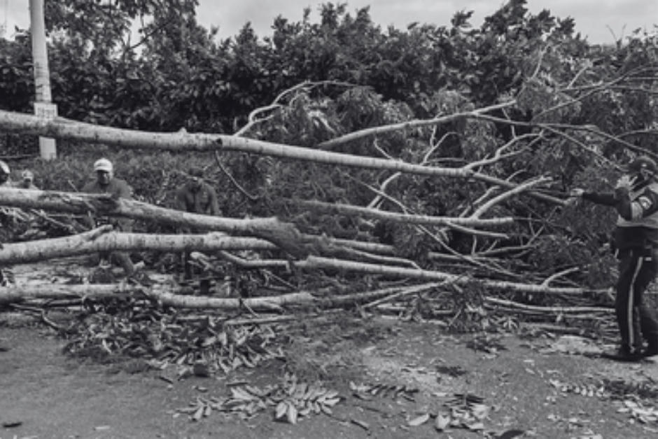 Tras el impacto una persona resultó herida y otra quedó fallecida en el lugar del incidente. (Foto: Municipalidad de San Juan Alotenango)