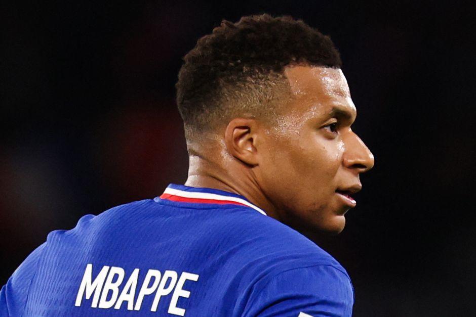 El astro francés fue liberado por el cuerpo técnico para volver al Real Madrid y empezar su recuperación. (Foto: AFP)