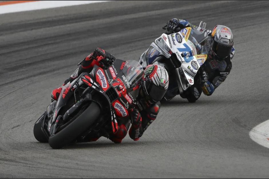 El Mundial de MotoGP 2025 culminó con una victoria del italiano Bezzecchi en tierras españolas con un tiempo de 40:52.045. (Foto: AFP)&nbsp;