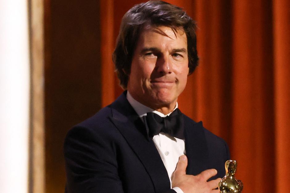 Durante la ceremonia de los Governors Awards, Tom Cruise se subió al escenario para recoger el premio. (Foto: X)