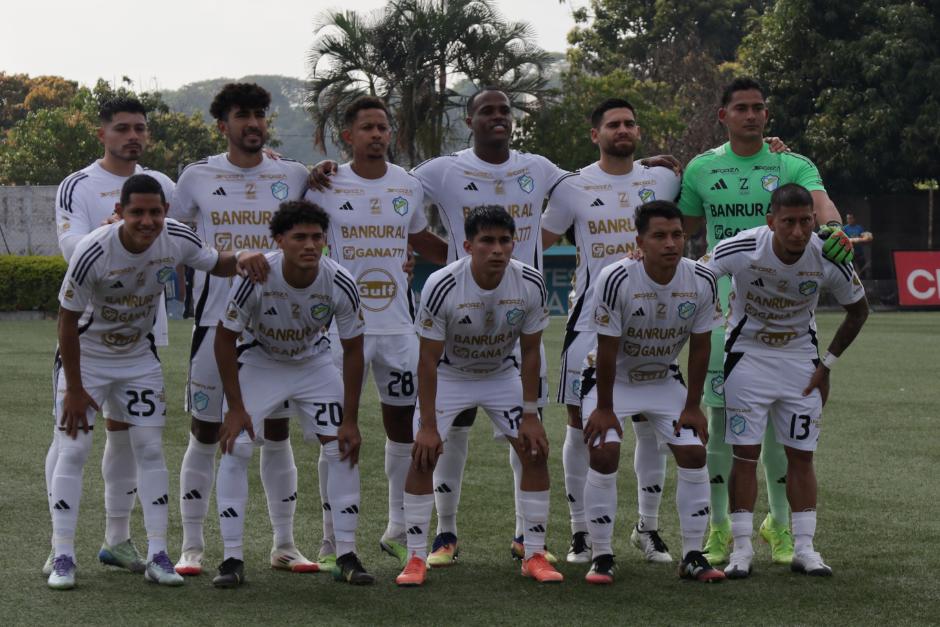 Los albos tuvieron un torneo Apertura 2025 para el olvido y quedan fuera de la pelea por la corona. (Foto: Jordy Marroquín / Nuestro Diario)