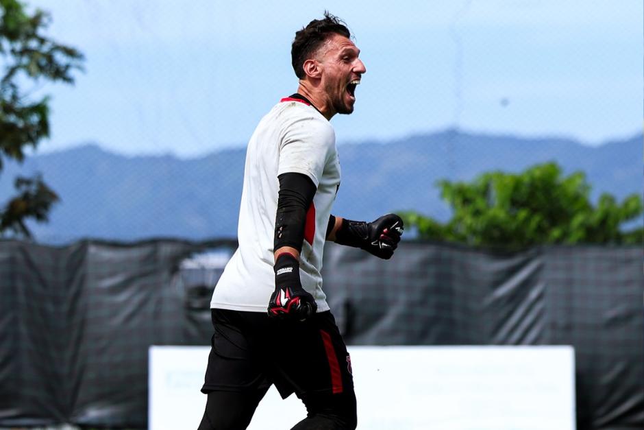 El experimentado portero uruguayo&nbsp;Washington Ortega se perderá la final ante Xelajú. (Foto: LDA)