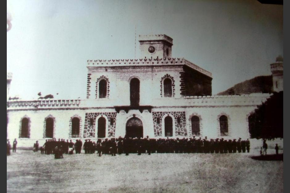El reloj alemán marcaba las horas con campanadas que resonaban hasta las aldeas vecinas. (Foto: Josué Ardeano/Colaborador)