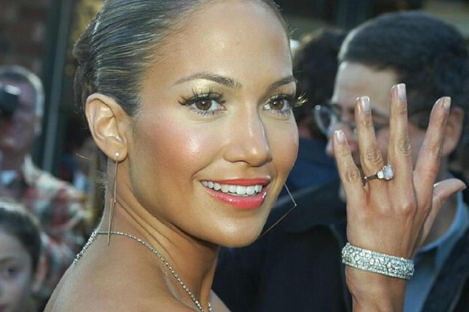 Tras 6 anillos de compromiso JLo se transformó en el rostro de esta especial joya. (Foto: Oficial)