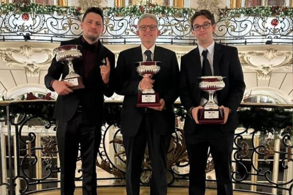 El piloto Ian Rodríguez, se convirtió en el primer guatemalteco en ganar un título absoluto de automovilismo en Europa. (Foto: Cortesía)