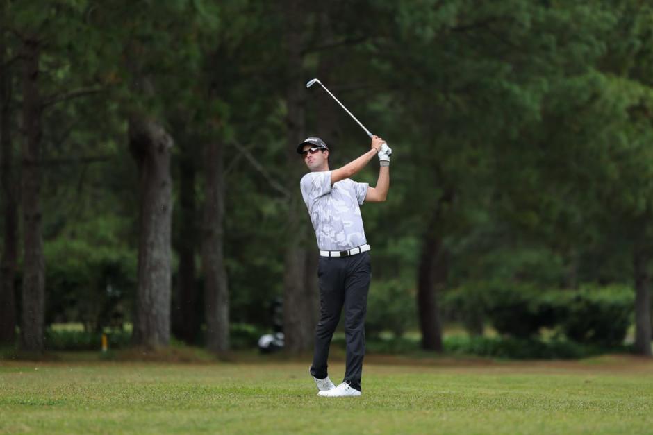 El guatemalteco, Gabriel Palacios, marcha como líder de las categorías Campeonato e Internacional. (Foto: Cortesía Saulo López / ASOGOLF)