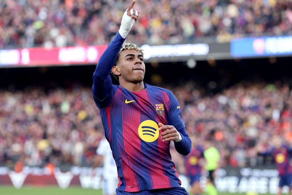 Lamine Yamal abrió la ruta de la remontada para el Barcelona, al anotar en el minuto 8. (Foto: AFP)