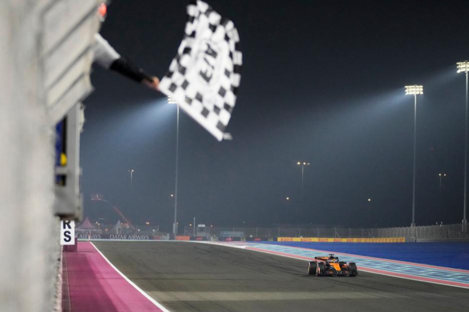 Piastri ganó la carrera esprint a primera hora y después se quedó con la pole para la carrera del domingo. (Foto AFP)