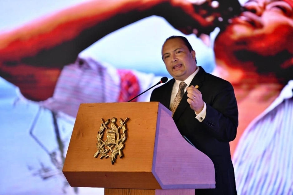 Las autoridades explicaron detalles sobre el excanciller guatemalteco, ahora integrante de Miss Universe. (Foto: Archivo/Soy502)