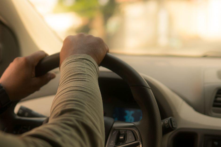 El conductor escapó tras atropellarlas. (Foto ilustrativa: Shutterstock)