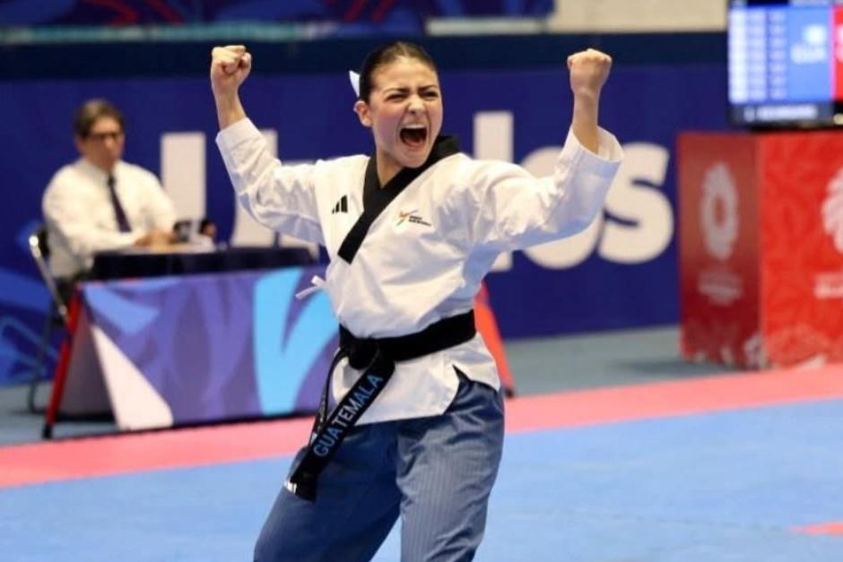 Alejandra Higueros se colgó dos medallas de oro este domingo. (Foto: Delegado ACD)