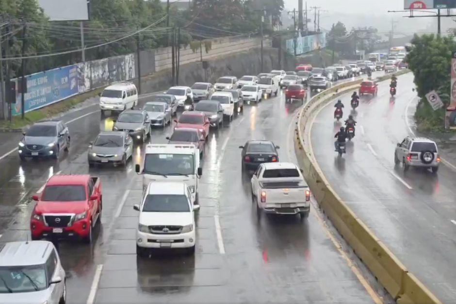 Lluvias y visitas a comercios y restaurantes por el Día del Niño complicaría el tránsito. (Foto: captura de video de PMT de Villa Nueva)
