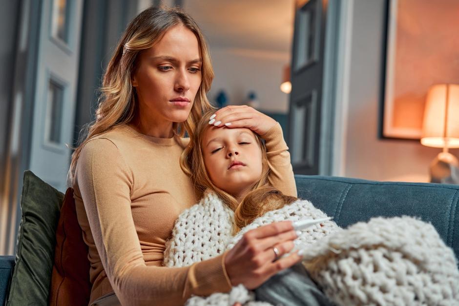 La fiebre suele ser unos de los primeros síntomas. (Foto: Shutterstock)