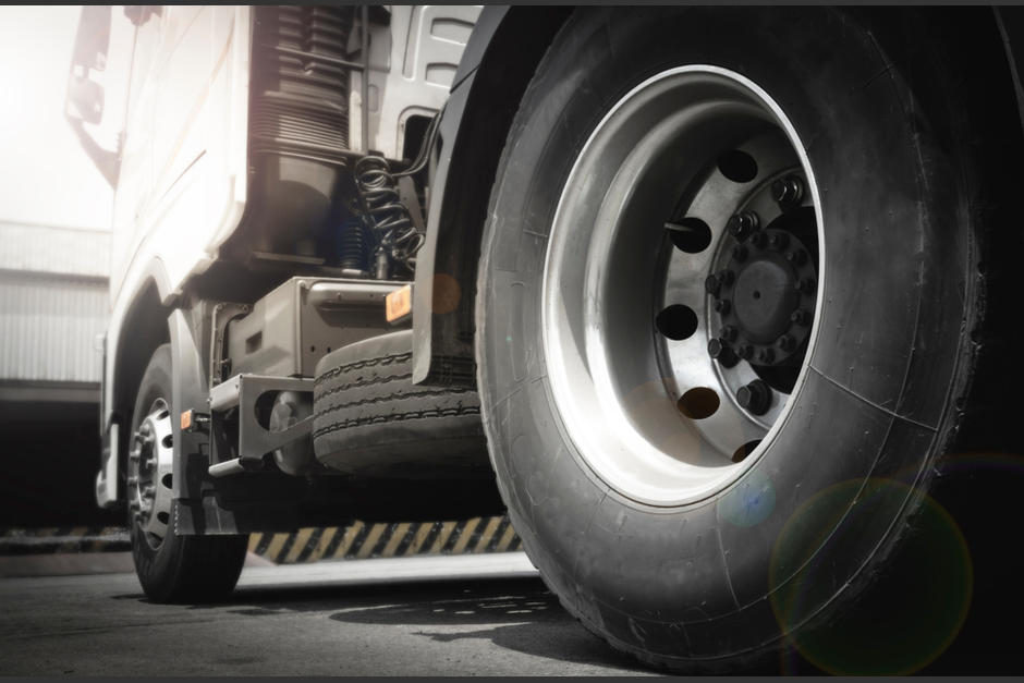 El piloto del auto resultó herido. (Foto: Shutterstock)