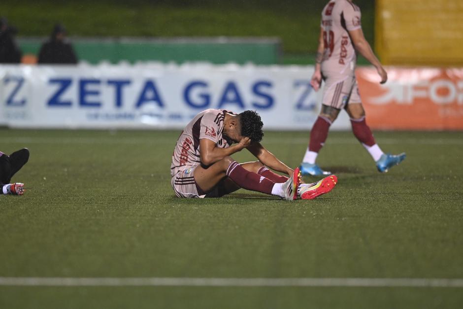 Los albos suman&nbsp; 1 victoria y 7 derrotas en los últimos 8 partidos en el torneo Apertura 2025. (Foto: Pedro Mijangos / Nuestro Diario)