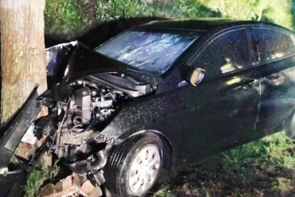 Incidente en horas de la madrugada reporta conductora herida. (Foto: Bomberos de Ciudad Vieja, Sacatepequez)